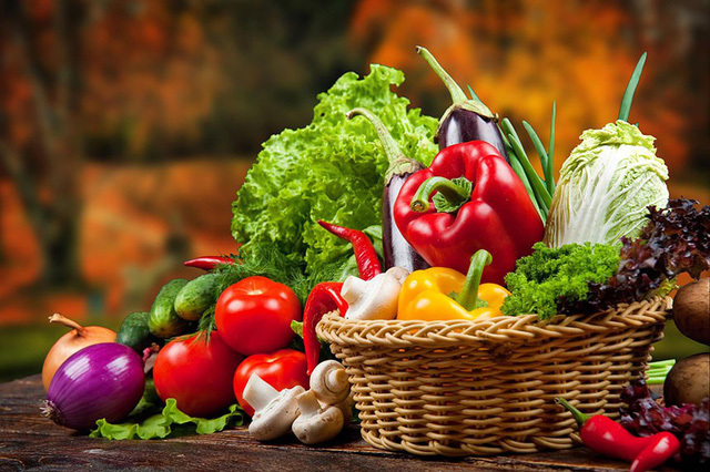 Việc ăn nhiều rau củ quả sẽ giúp hạ cholesterol trong máu và các tế bào của gan, chất xơ trong các loại rau củ sẽ giúp ngăn ngừa tích tụ mỡ trong gan.